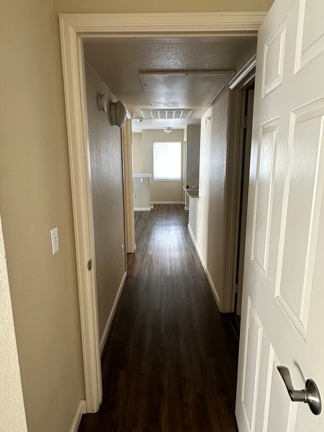 Building Photo - 127 Jules Way