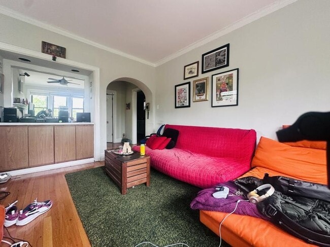 Building Photo - 2 bedroom in Chicago IL 60657
