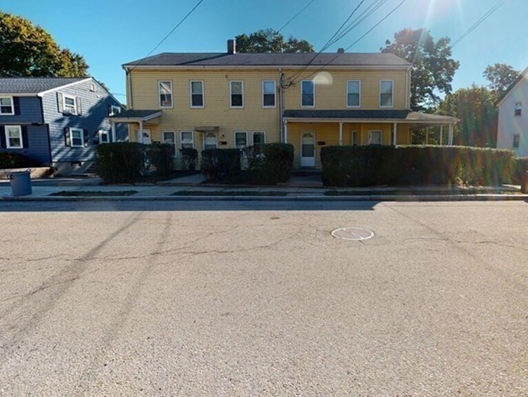 89 Forest St Unit 1, Melrose, MA 02176 Room for Rent in Melrose, MA