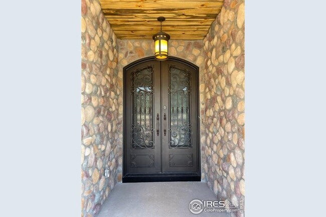 Main Entry - 430 Vasquez Ct