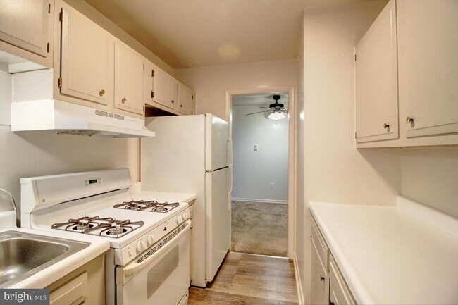 Foto del edificio - 1599 N East St