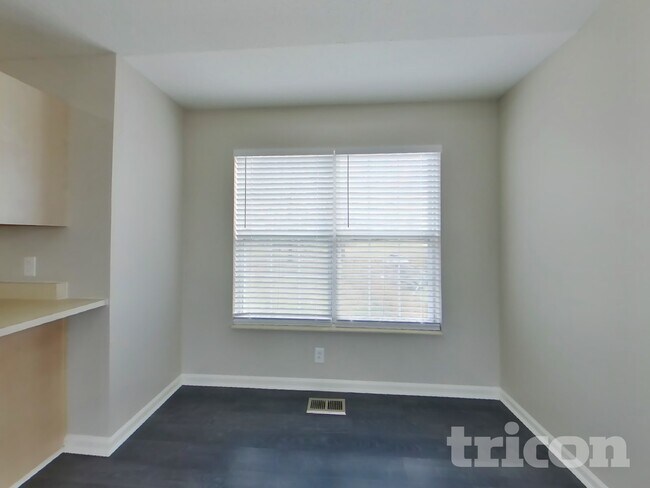 Foto del edificio - 716 Sweetwater Cir