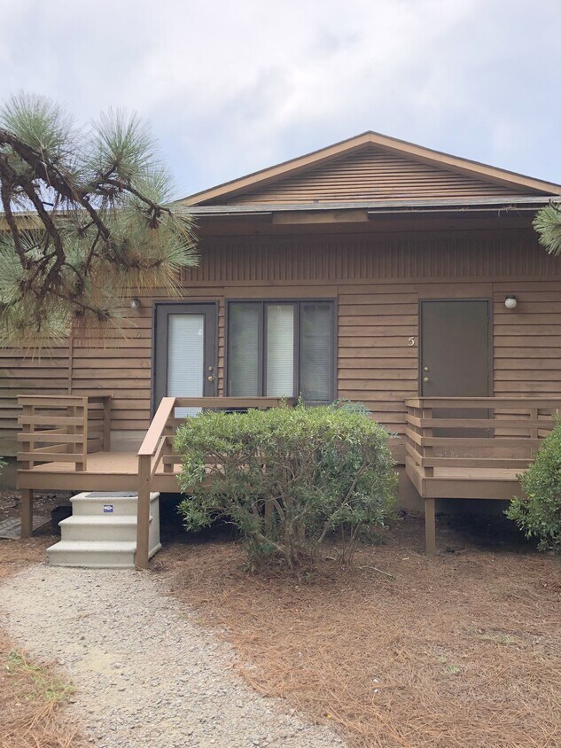 Primary Photo - 2145 Foxfire Rd