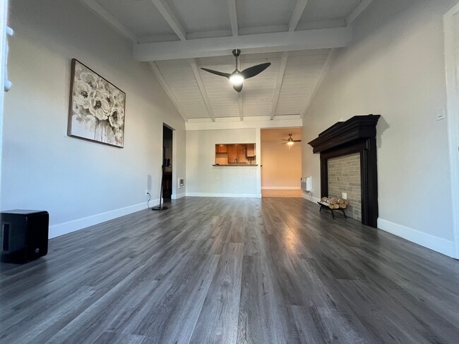 Building Photo - 1345 Cabrillo Park Dr