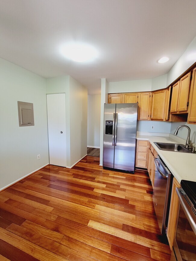 Foto del edificio - 1003 Spring Gate Rd