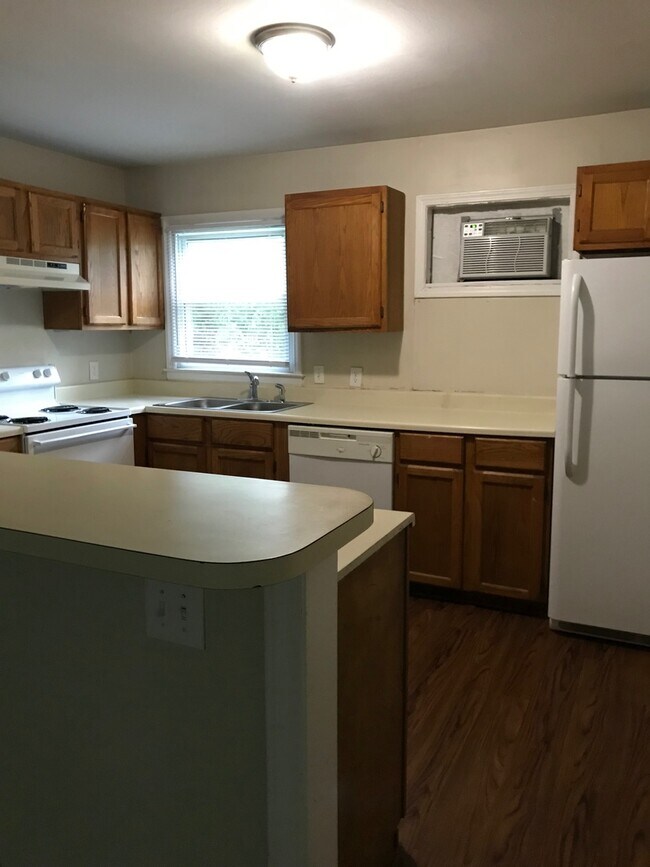 Foto del edificio - 1320 S Crane St