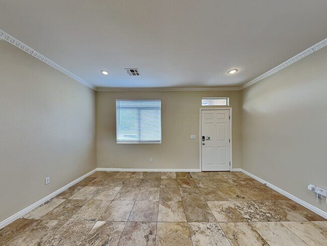Building Photo - 11000 Salernes St