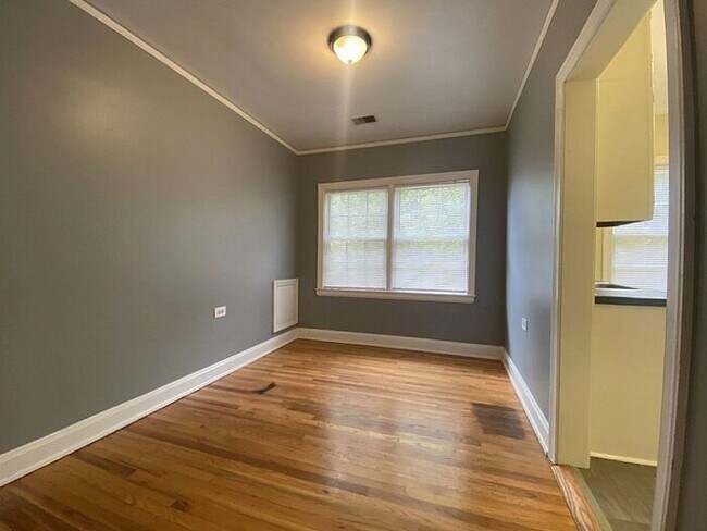 Foto del edificio - Heathwood / Shandon 1 bedroom condo just o...