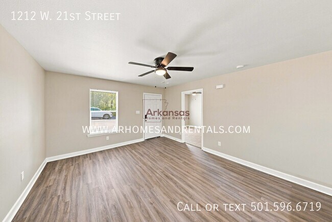 Building Photo - 1212 W 21st St