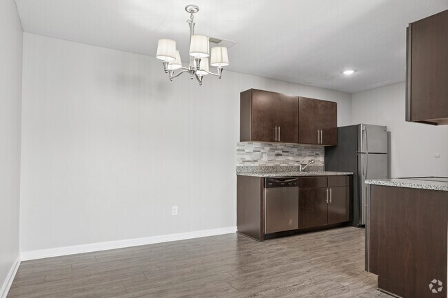 2 habitaciones, 2 baños - 1100 pies cuadrados - Comedor - Moss Creek