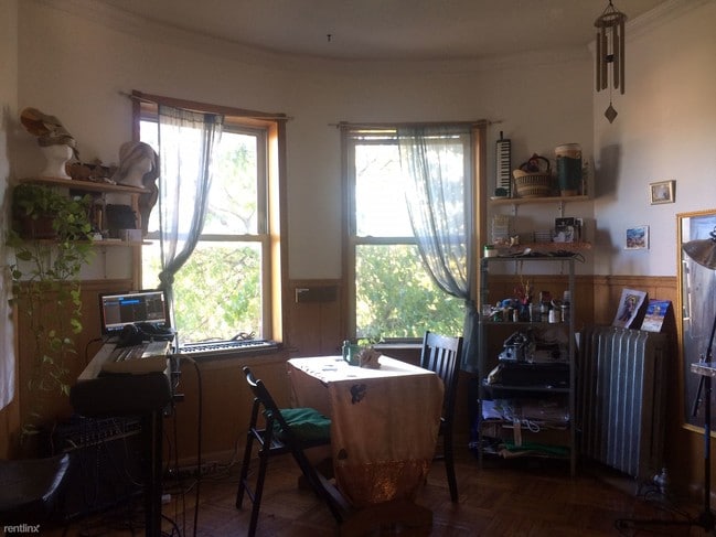 Building Photo - 1 br, 1 bath  - 990 Bushwick Ave