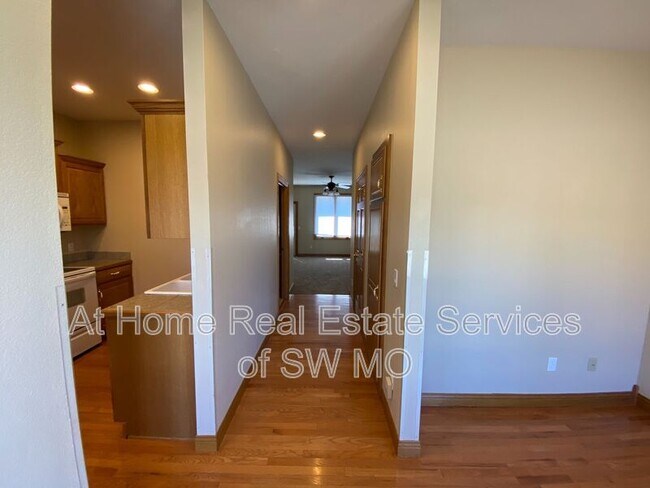 Foto del edificio - 5591 N 17th St