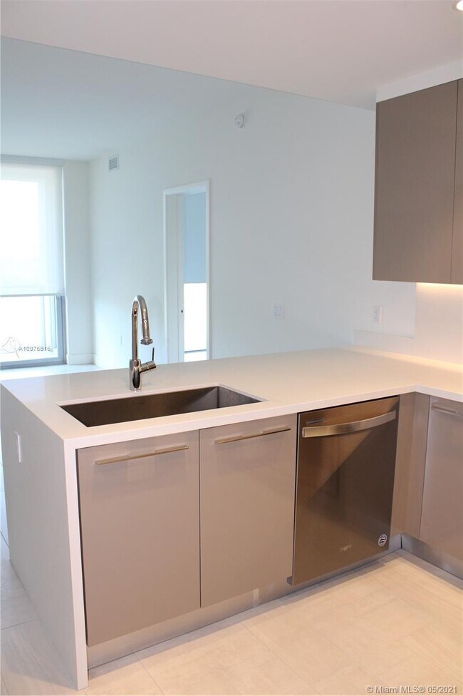 Building Photo - 2000 Metropica Way