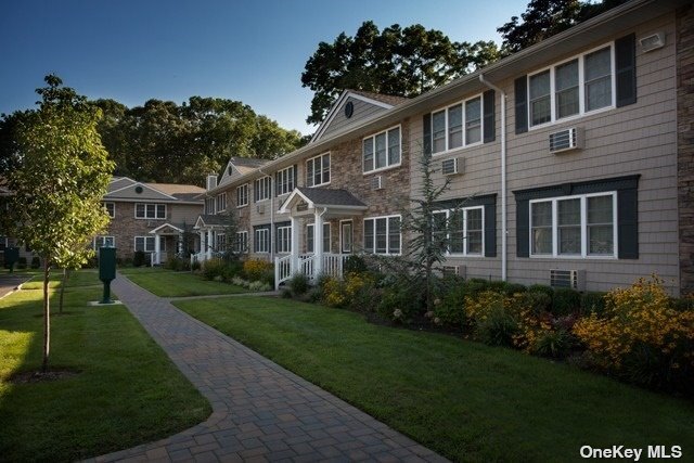 Building Photo - 170 Rollstone Ave