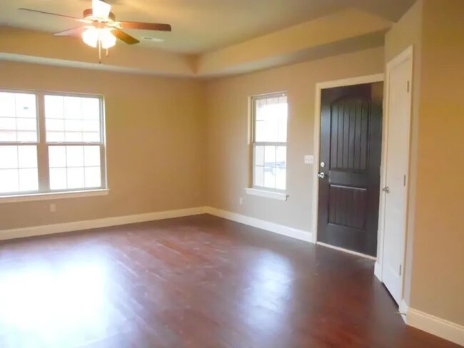 Foto del edificio - 2401 W Bridlewood Trail