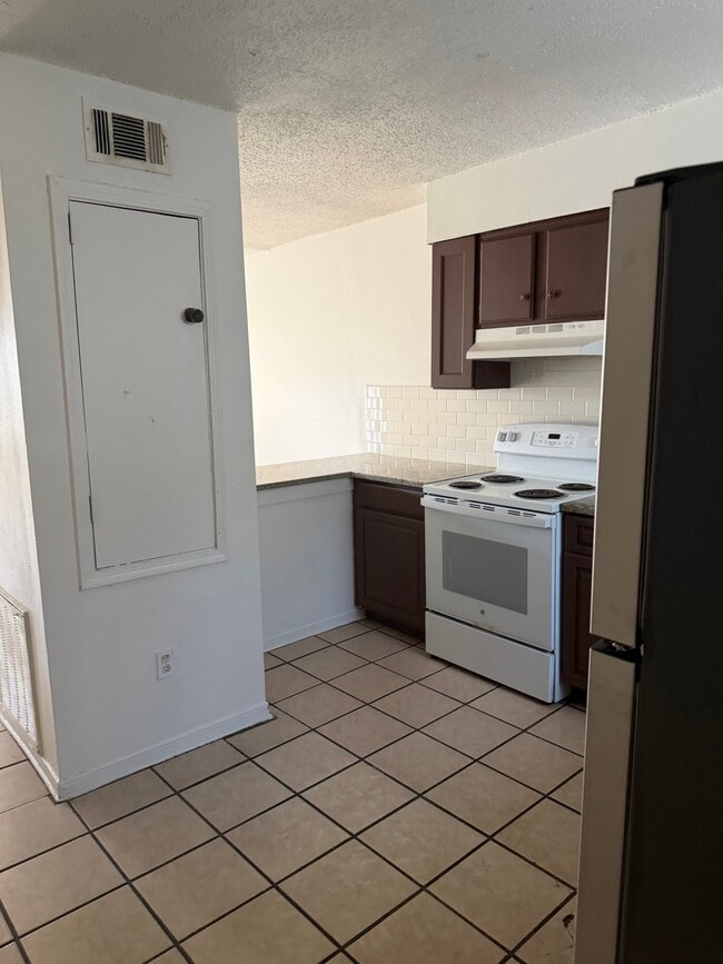 Foto del edificio - 4870 Alsace St