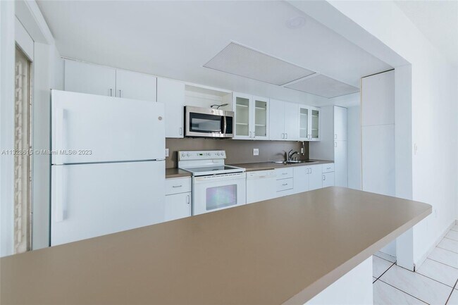 Foto del edificio - 1340 Lincoln Rd