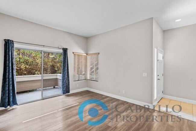 Foto del edificio - 3525 Grove St