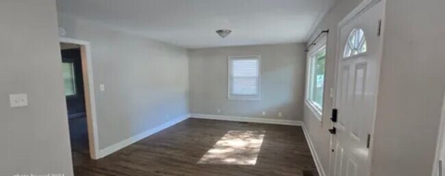 Foto del edificio - 626 N Hoover Rd