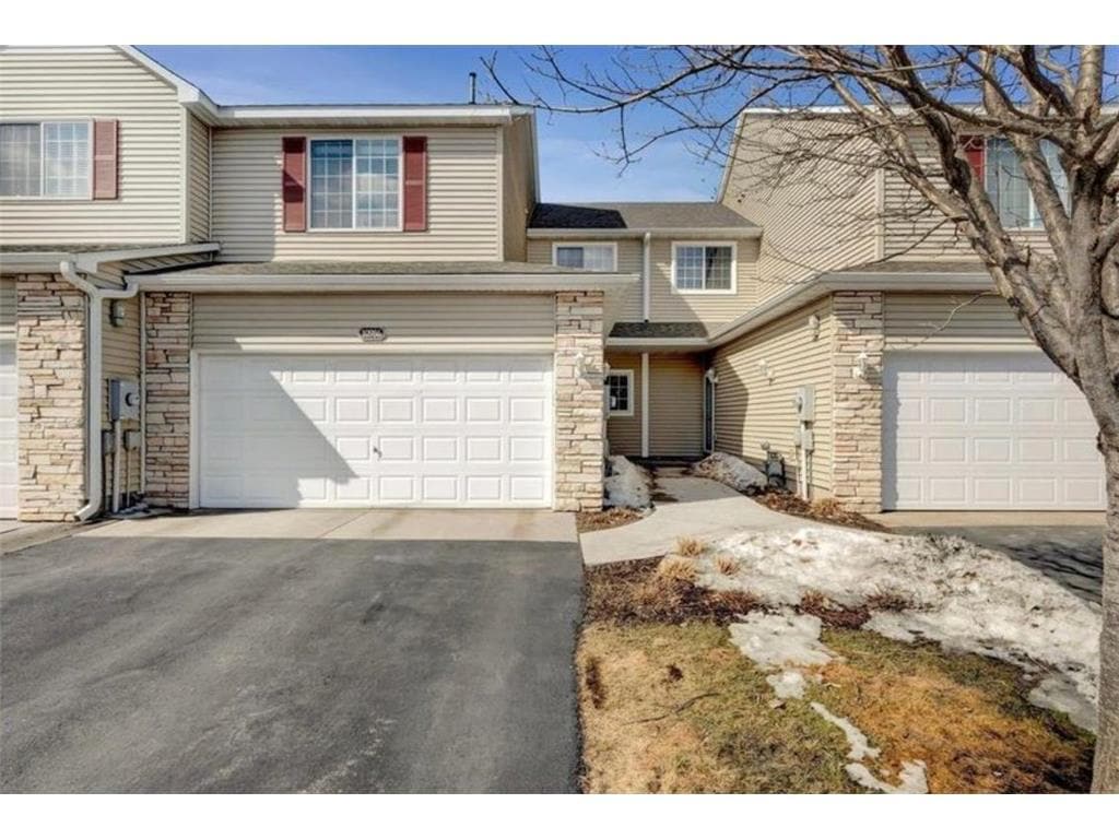 10986 Isanti Ct NE, Blaine, MN 55449 Townhome Rentals in Blaine MN