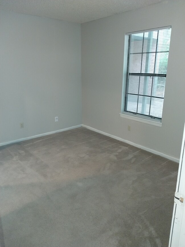 Canterbury Bedroom - Kensington Park Apartments