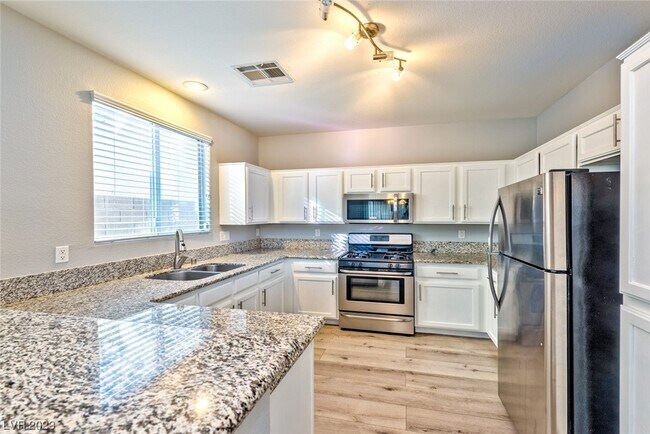 Building Photo - 7710 Hampton Cove Ln