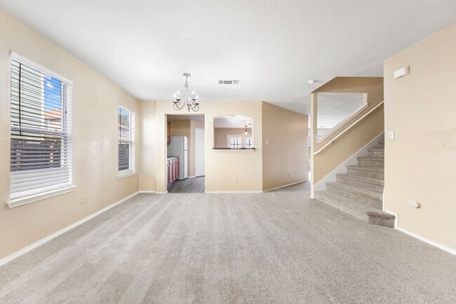 Foto del edificio - Stylish & Spacious 4-Bedroom Home