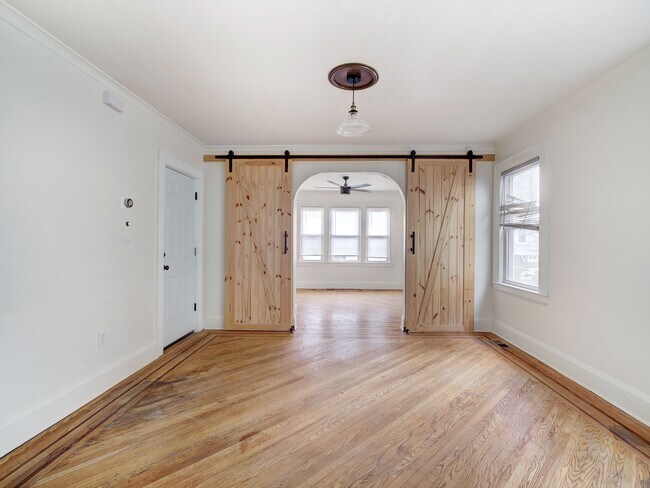 Foto del edificio - 97 La France Ave