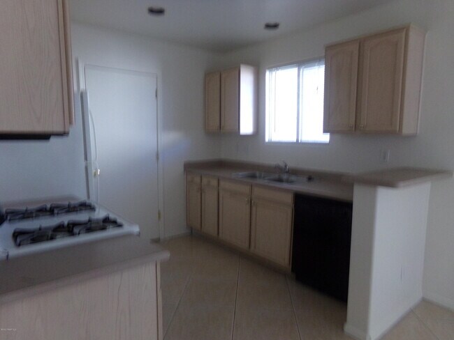 Building Photo - 7701 E Addis Ave