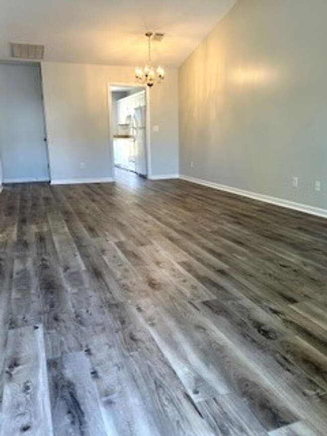 Building Photo - 1810 Lauren Ln