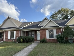 Building Photo - 317 Woodridge Dr SW