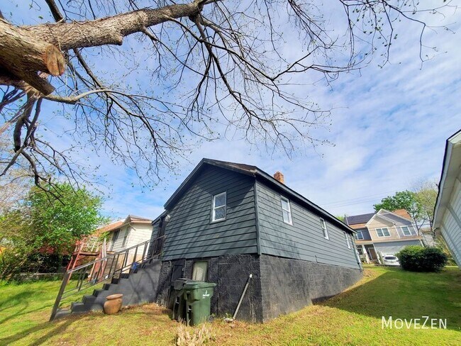 Foto del edificio - 1710 Oakwood Ave