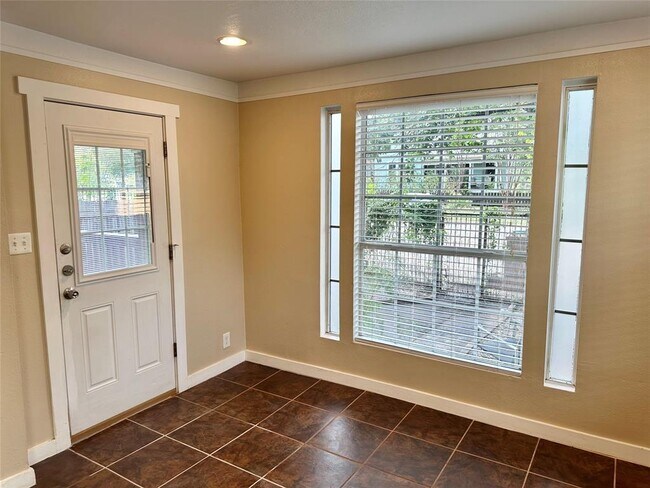 Foto del edificio - 2103 E 16th St