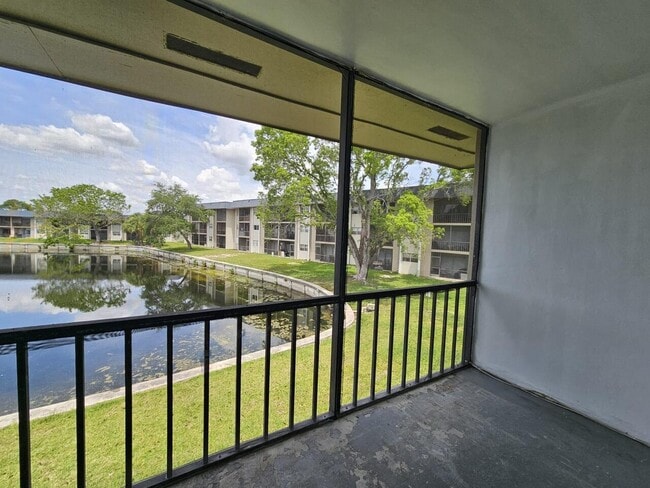 Building Photo - 7801 S Colony Cir