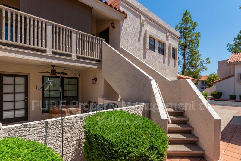 Primary Photo - 7800 E Lincoln Dr
