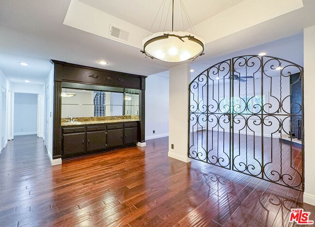 Building Photo - 4355 Ventura Canyon Ave