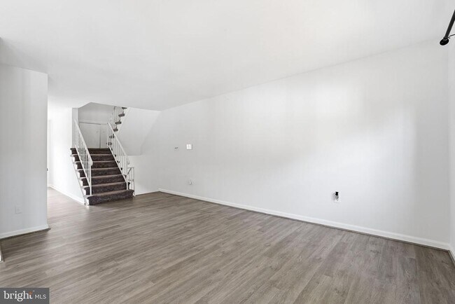 Building Photo - 9178 Laurelwood Ct
