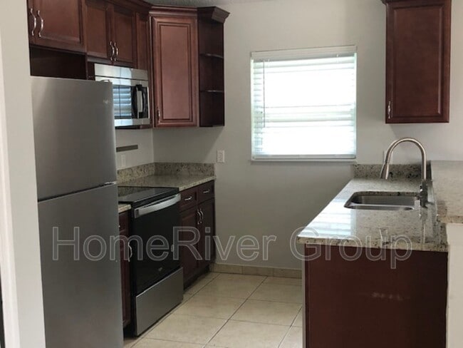Building Photo - 310 Daniels Pointe Dr