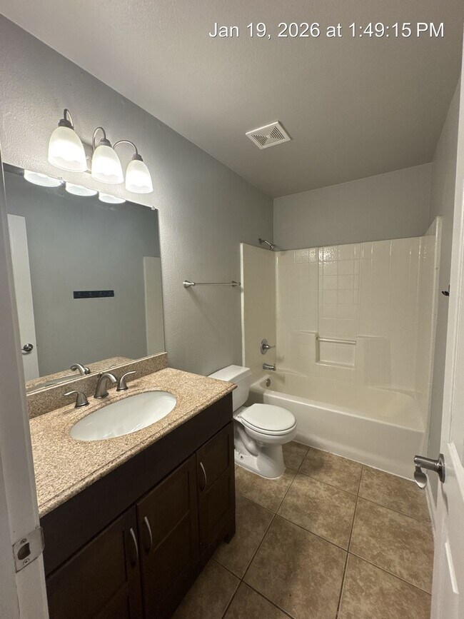Foto del edificio - 3 Bedroom Home Available Now!!