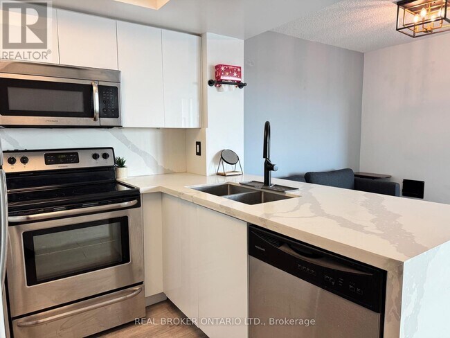 Building Photo - 28 Harrison Garden Blvd