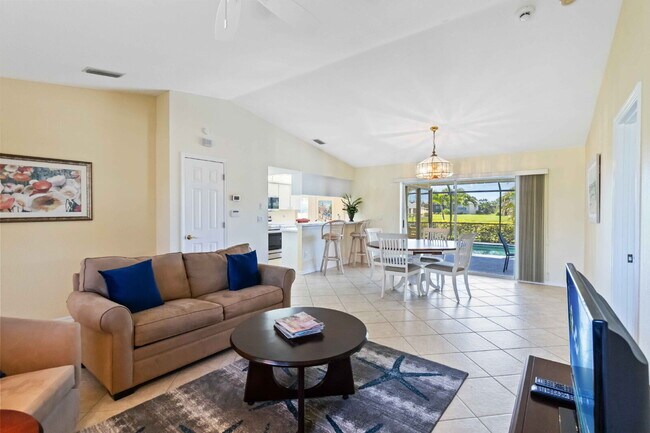 Foto del edificio - "Fully Furnished 3-Bedroom, pool home in R...