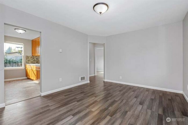 Foto del edificio - 1506-1506 110th St S