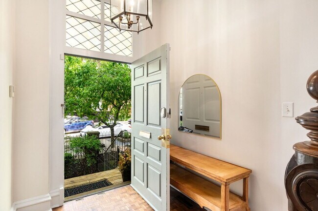 Foto del edificio - 2112 N Dayton St