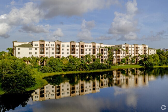 Vizcaya Lakes at Renaissance Commons