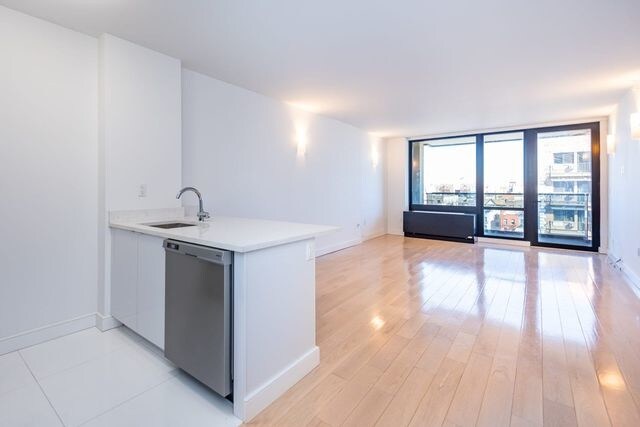 Foto principal - 27-40-40 21st St