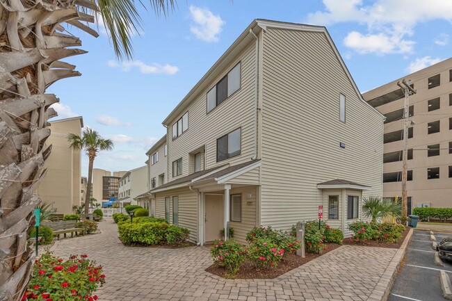 Photo - All Inclusive Seasonal Rental Available Oc... House