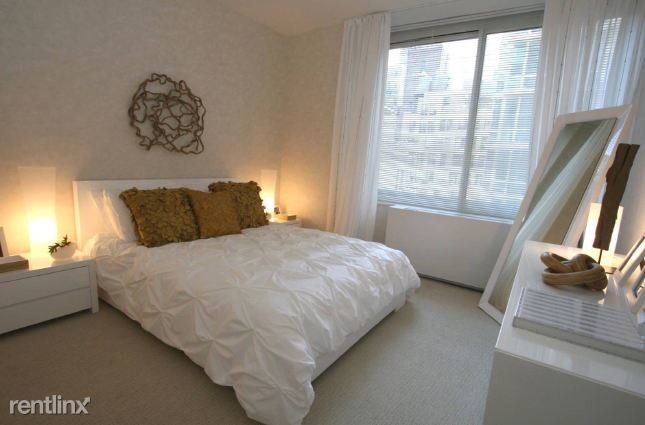 Foto del edificio - 310 W 38th St