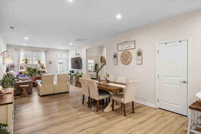 Foto del edificio - 156 Brier Ridge Dr