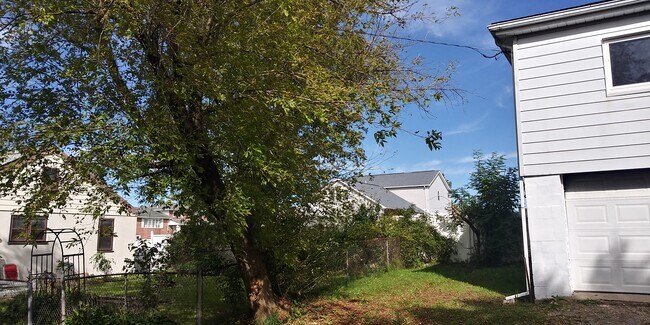 Building Photo - 232 Higler Ave