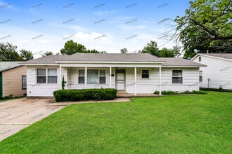 Building Photo - 3424 Willow Creek Dr